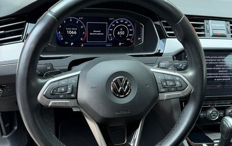Volkswagen Passat B8 рестайлинг, 2020 год, 2 900 000 рублей, 14 фотография