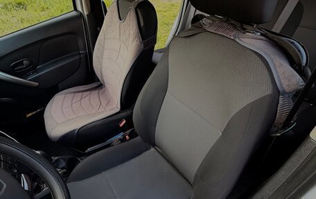 Renault Logan II, 2016 год, 900 000 рублей, 9 фотография