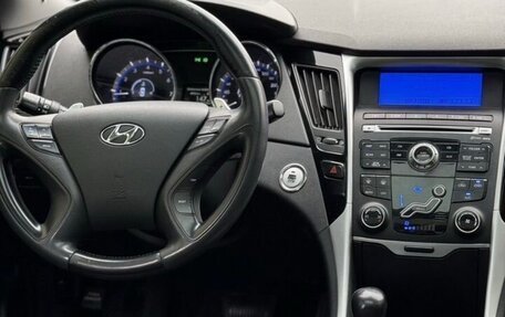 Hyundai Sonata VI, 2011 год, 1 030 000 рублей, 4 фотография