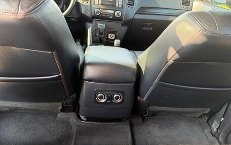 Mitsubishi Pajero IV, 2007 год, 2 500 000 рублей, 18 фотография