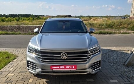 Volkswagen Touareg III, 2018 год, 4 090 000 рублей, 2 фотография
