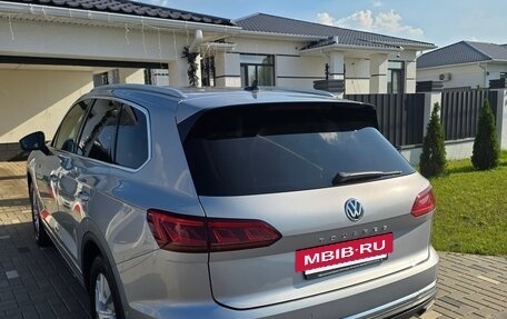 Volkswagen Touareg III, 2018 год, 4 090 000 рублей, 5 фотография