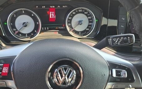 Volkswagen Touareg III, 2018 год, 4 090 000 рублей, 7 фотография