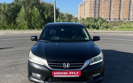 Honda Accord IX рестайлинг, 2013 год, 1 380 000 рублей, 2 фотография