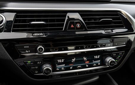 BMW 5 серия, 2021 год, 4 270 000 рублей, 14 фотография