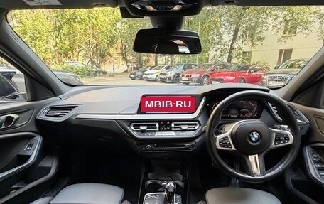 BMW 1 серия, 2021 год, 2 099 000 рублей, 10 фотография