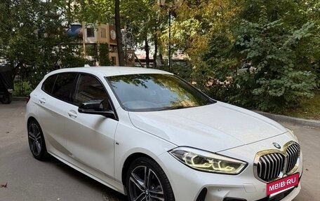 BMW 1 серия, 2021 год, 2 099 000 рублей, 2 фотография