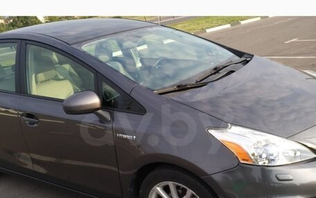 Toyota Prius v (+) I (ZVW40/41) рестайлинг, 2013 год, 1 500 000 рублей, 2 фотография