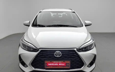 Toyota Yaris, 2022 год, 1 062 020 рублей, 2 фотография
