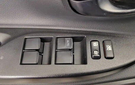 Toyota Yaris, 2022 год, 1 062 020 рублей, 9 фотография