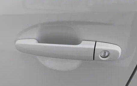 Toyota Yaris, 2022 год, 1 062 020 рублей, 14 фотография