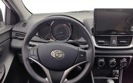 Toyota Yaris, 2022 год, 1 062 020 рублей, 15 фотография