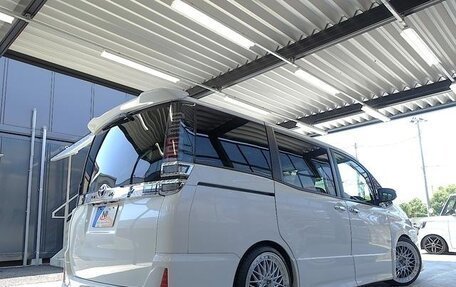 Toyota Voxy III, 2021 год, 2 000 400 рублей, 7 фотография