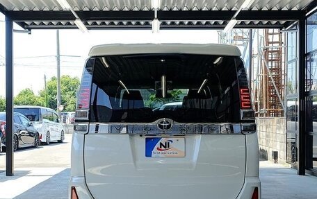 Toyota Voxy III, 2021 год, 2 000 400 рублей, 9 фотография
