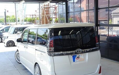 Toyota Voxy III, 2021 год, 2 000 400 рублей, 10 фотография