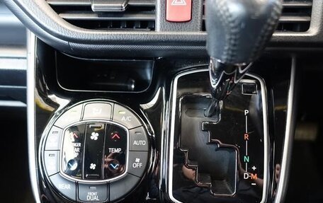 Toyota Voxy III, 2021 год, 2 000 400 рублей, 26 фотография
