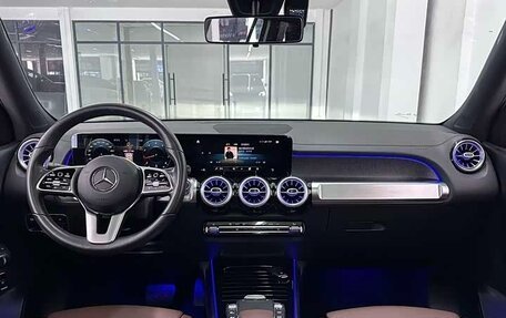 Mercedes-Benz GLB, 2021 год, 2 090 000 рублей, 4 фотография