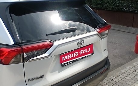 Toyota RAV4, 2019 год, 2 630 000 рублей, 8 фотография