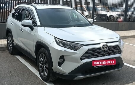 Toyota RAV4, 2019 год, 2 630 000 рублей, 3 фотография