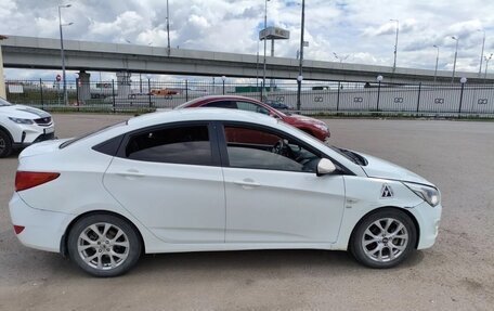 Hyundai Solaris II рестайлинг, 2015 год, 480 000 рублей, 1 фотография