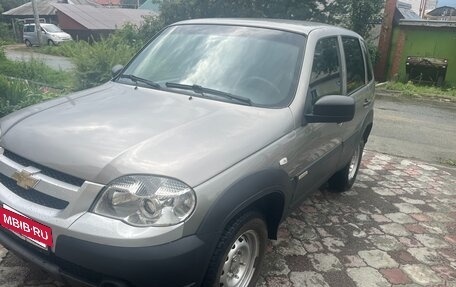 Chevrolet Niva I рестайлинг, 2016 год, 590 000 рублей, 2 фотография