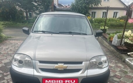Chevrolet Niva I рестайлинг, 2016 год, 590 000 рублей, 3 фотография