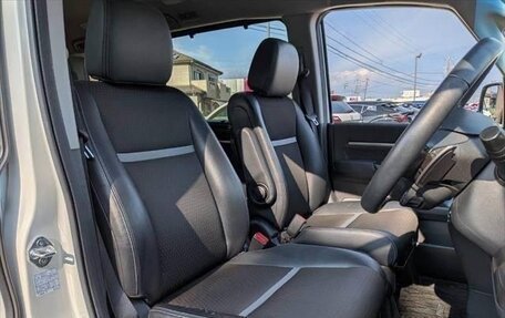 Honda Stepwgn IV, 2020 год, 1 800 000 рублей, 11 фотография