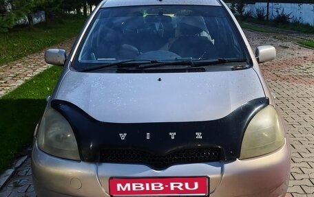 Toyota Vitz, 2000 год, 450 000 рублей, 1 фотография