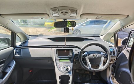 Toyota Prius, 2010 год, 850 000 рублей, 6 фотография
