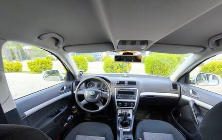 Skoda Octavia, 2011 год, 800 000 рублей, 2 фотография