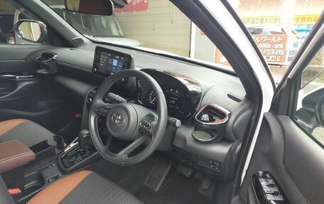 Toyota Yaris Cross, 2023 год, 1 750 400 рублей, 15 фотография