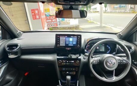 Toyota Yaris Cross, 2023 год, 1 750 400 рублей, 16 фотография