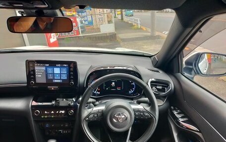 Toyota Yaris Cross, 2023 год, 1 750 400 рублей, 17 фотография