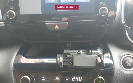 Toyota Yaris Cross, 2023 год, 1 750 400 рублей, 22 фотография