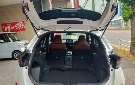 Toyota Yaris Cross, 2023 год, 1 750 400 рублей, 36 фотография