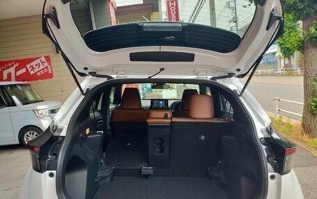 Toyota Yaris Cross, 2023 год, 1 750 400 рублей, 35 фотография