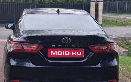 Toyota Camry, 2019 год, 2 100 000 рублей, 1 фотография