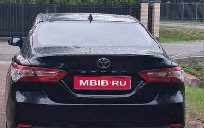 Toyota Camry, 2019 год, 2 100 000 рублей, 1 фотография