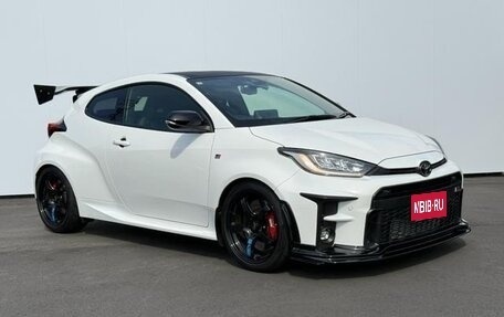Toyota Yaris, 2022 год, 3 750 000 рублей, 1 фотография