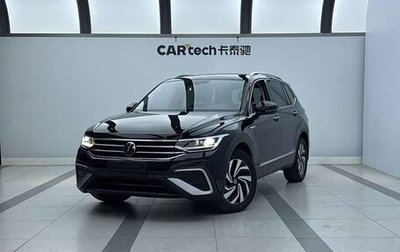 Volkswagen Tiguan II, 2022 год, 1 980 000 рублей, 1 фотография
