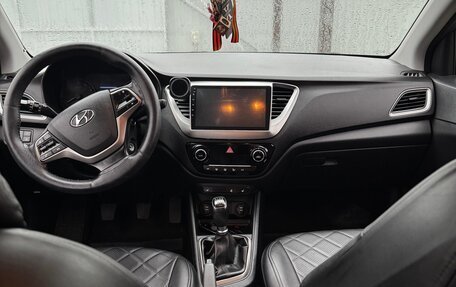 Hyundai Solaris II рестайлинг, 2017 год, 950 000 рублей, 9 фотография
