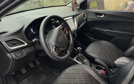 Hyundai Solaris II рестайлинг, 2017 год, 950 000 рублей, 10 фотография