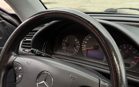 Mercedes-Benz CLK-Класс, 2001 год, 600 000 рублей, 15 фотография