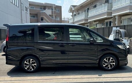 Honda Stepwgn IV, 2021 год, 1 650 000 рублей, 4 фотография