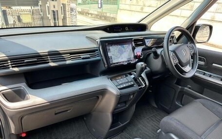 Honda Stepwgn IV, 2021 год, 1 650 000 рублей, 9 фотография
