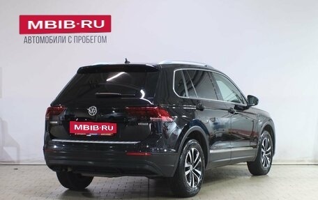 Volkswagen Tiguan II, 2019 год, 3 099 000 рублей, 2 фотография