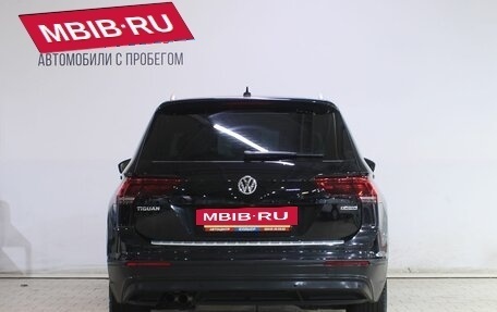 Volkswagen Tiguan II, 2019 год, 3 099 000 рублей, 6 фотография