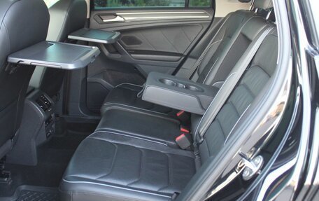 Volkswagen Tiguan II, 2019 год, 3 099 000 рублей, 37 фотография