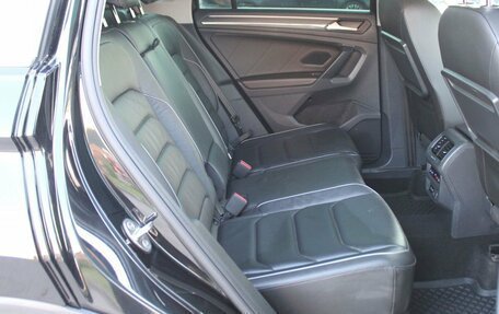 Volkswagen Tiguan II, 2019 год, 3 099 000 рублей, 39 фотография