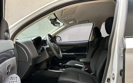 Mitsubishi Outlander III рестайлинг 3, 2021 год, 1 713 000 рублей, 5 фотография